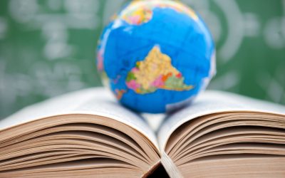 Les Écoles du Futur : Quand l&rsquo;Intelligence Artificielle Remplace les Professeurs